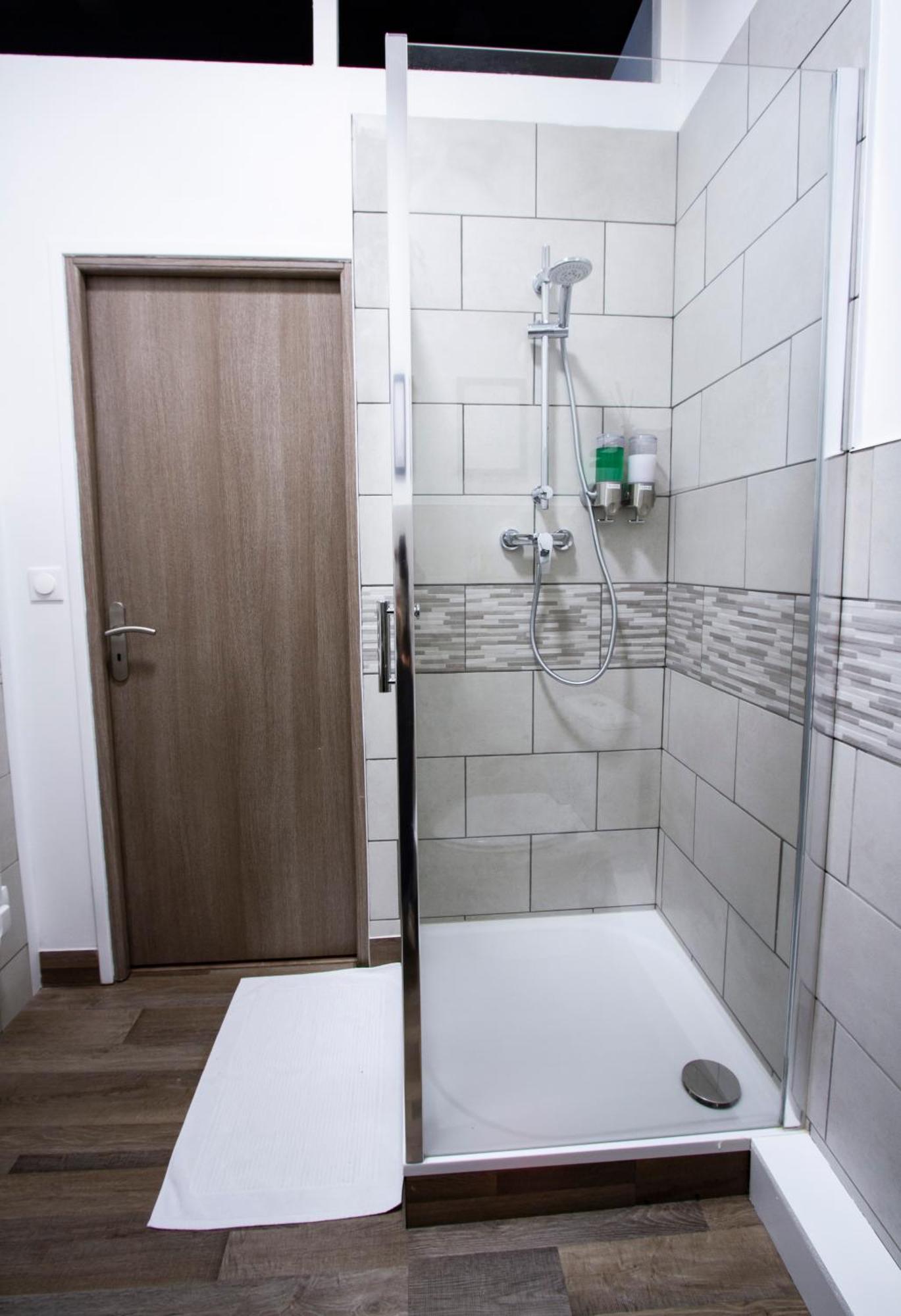 L'Hyper Centre - Netflix & Wifi - Literie Haut De Gamme - Check-In 24H24 - Goodmarning Châlons-en-Champagne Kültér fotó